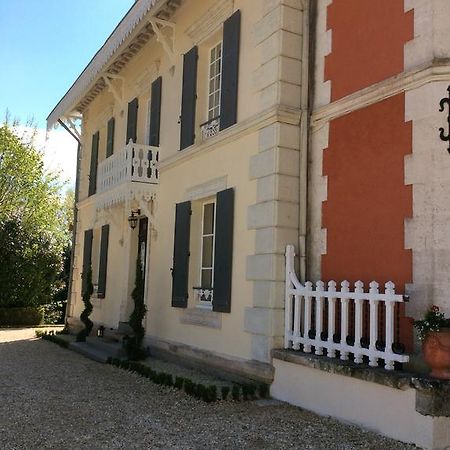 Le Chalet De Luxe Bed and Breakfast Saint-Séverin Εξωτερικό φωτογραφία