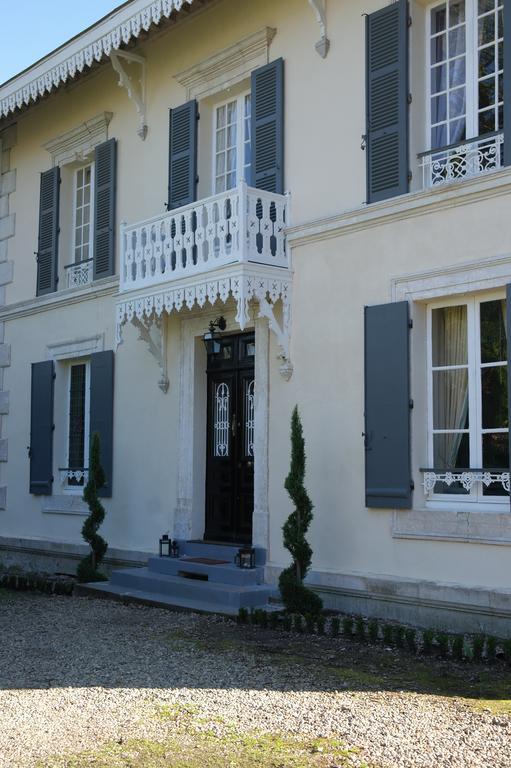 Le Chalet De Luxe Bed and Breakfast Saint-Séverin Εξωτερικό φωτογραφία