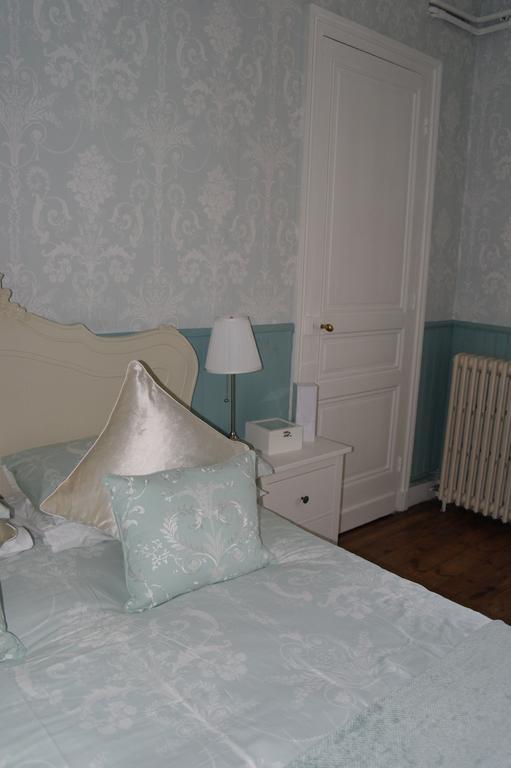 Le Chalet De Luxe Bed and Breakfast Saint-Séverin Δωμάτιο φωτογραφία