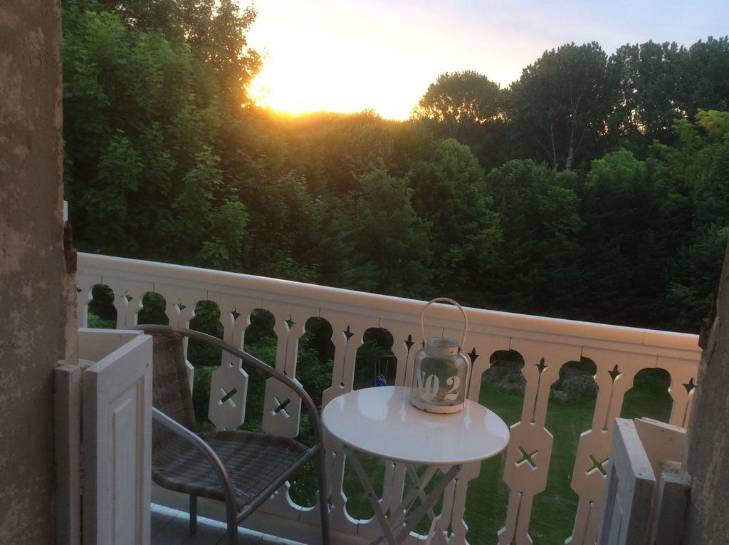Le Chalet De Luxe Bed and Breakfast Saint-Séverin Εξωτερικό φωτογραφία