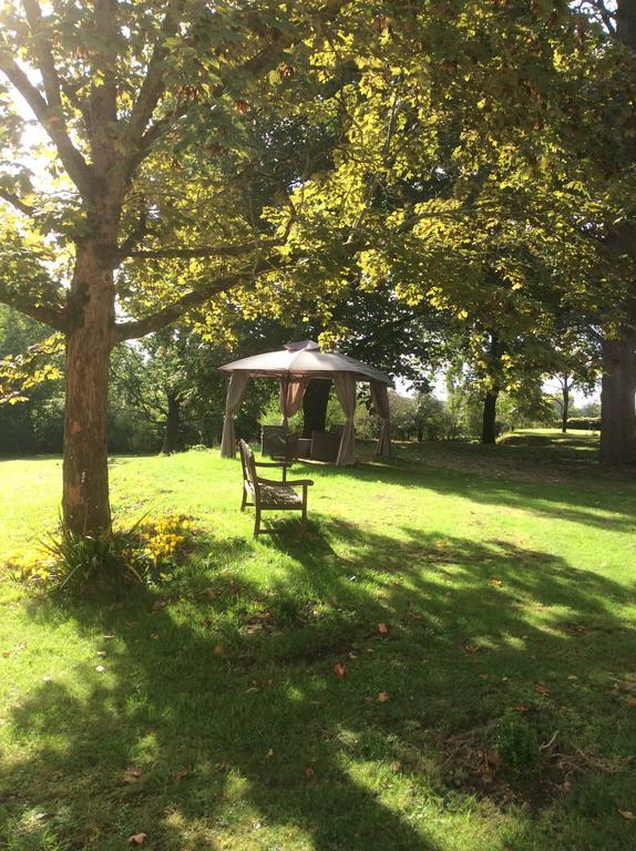 Le Chalet De Luxe Bed and Breakfast Saint-Séverin Εξωτερικό φωτογραφία